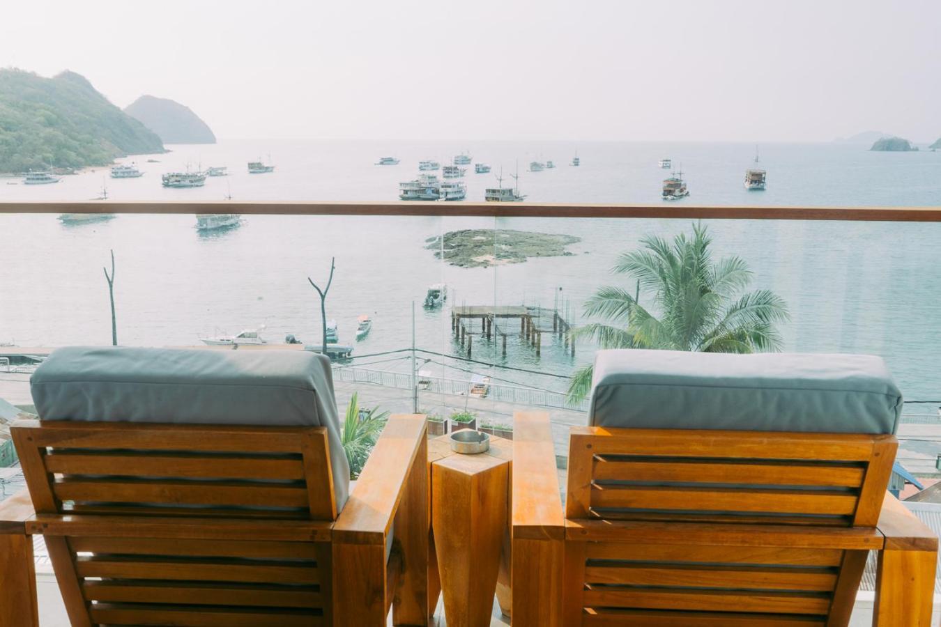 Hotel Escape Bajo Labuan Bajo Exterior foto